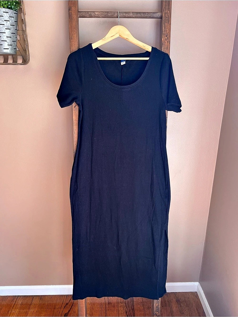 Old Navy Fitted Short-Sleeve Rib-Knit Midi Dress Black XL